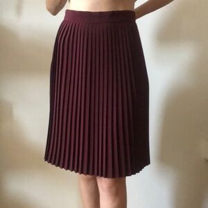 American Apparel Accordion Burgundy Skirt Size Small
